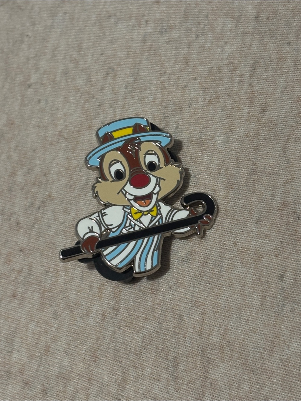 Disney Main Street Dale pin 5 for 25$